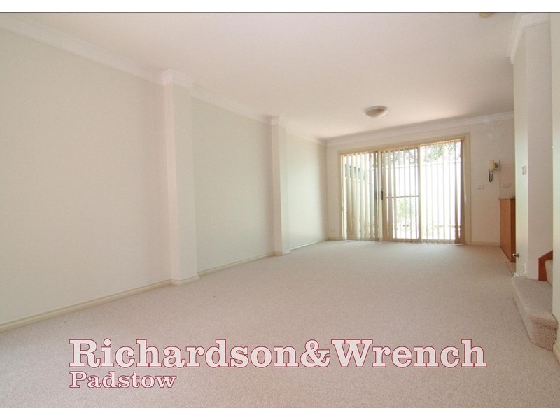 2/19 Gwandalan Rd, Padstow NSW 2211