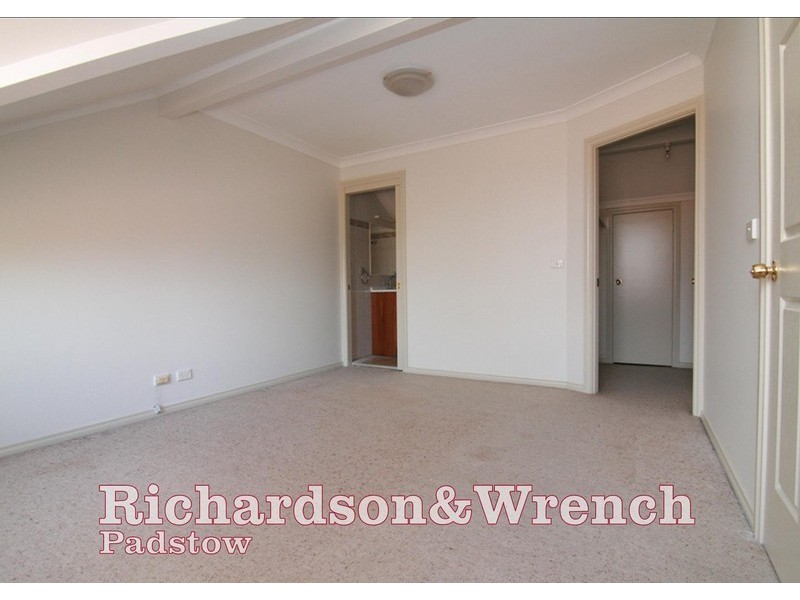 2/19 Gwandalan Rd, Padstow NSW 2211