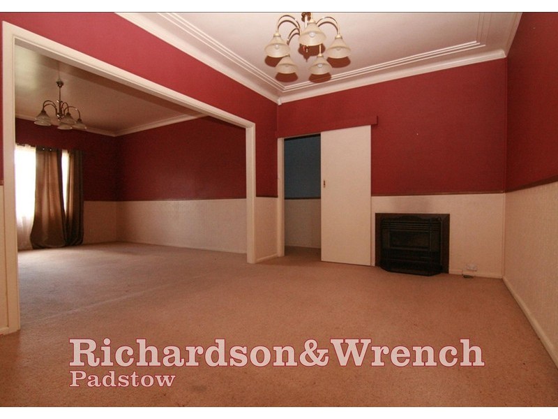 2 Gowlland Pde, Panania NSW 2213