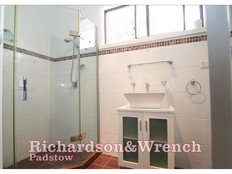 2 Gowlland Pde, Panania NSW 2213