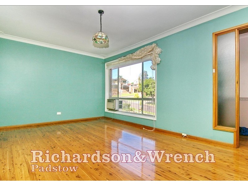 62  Caroline Crescent, Georges Hall NSW 2198
