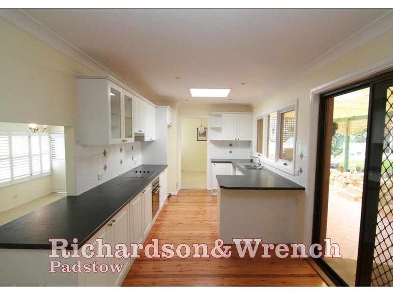 19 Nambucca Place, Padstow Heights NSW 2211