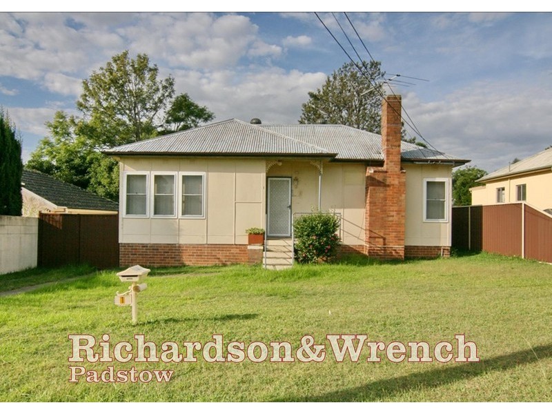 1 Worsley Street, East Hills NSW 2213