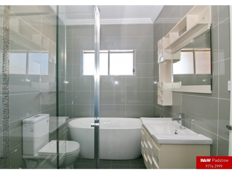 1B Tallawarra Avenue, Padstow NSW 2211