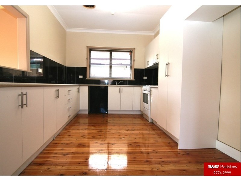 137 Gibson Avenue, Padstow NSW 2211