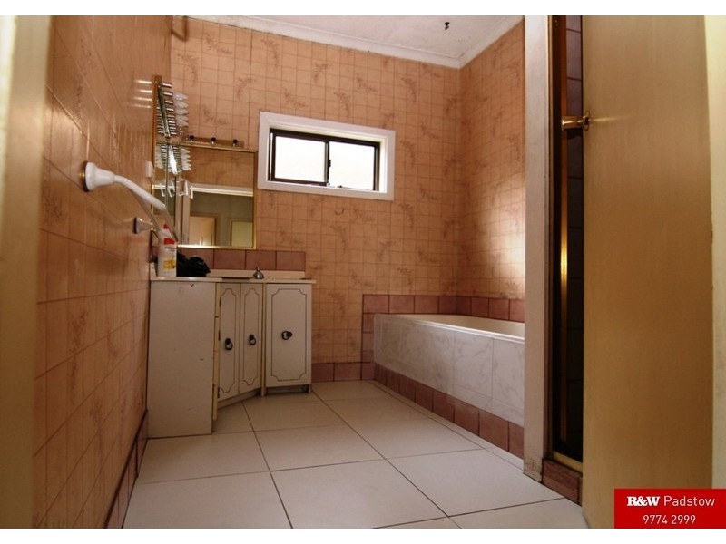 137 Gibson Avenue, Padstow NSW 2211