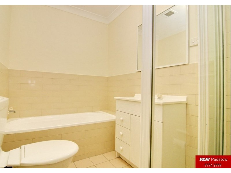 18/211 Mead Place, Chipping Norton NSW 2170