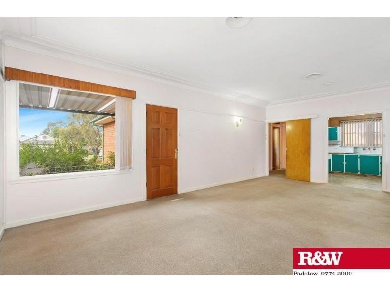 14 Eileen Street, Picnic Point NSW 2213