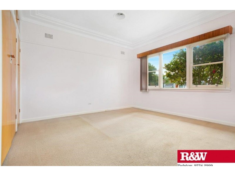 14 Eileen Street, Picnic Point NSW 2213