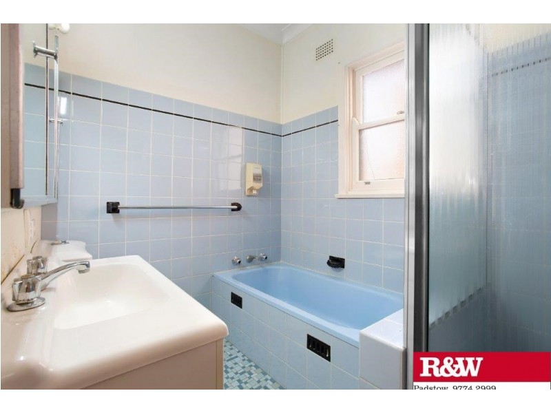 14 Eileen Street, Picnic Point NSW 2213