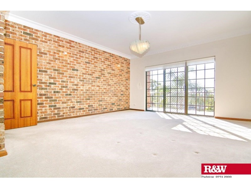 6 Walsh Close, Illawong NSW 2234