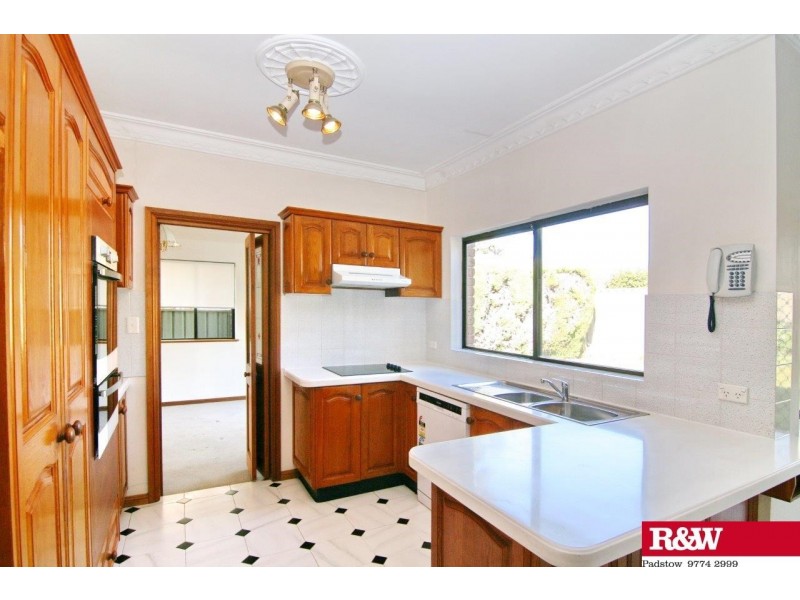 6 Walsh Close, Illawong NSW 2234
