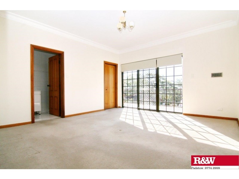 6 Walsh Close, Illawong NSW 2234