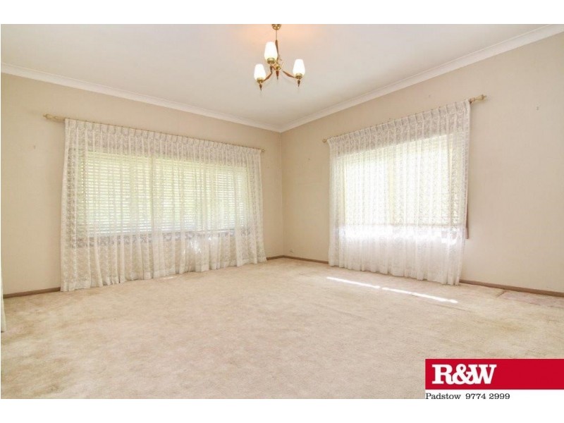15 Truscott St, Panania NSW 2213