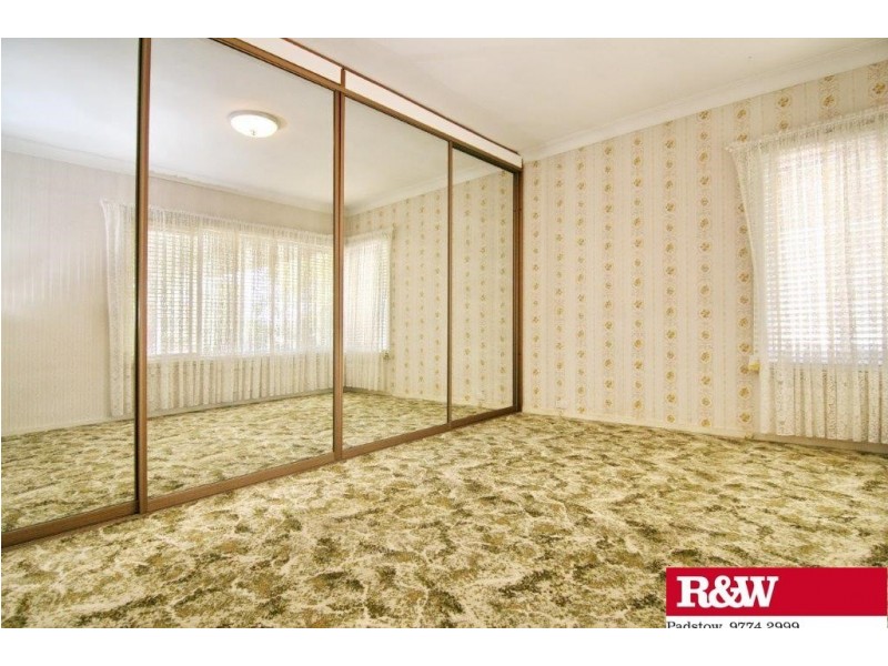 15 Truscott St, Panania NSW 2213