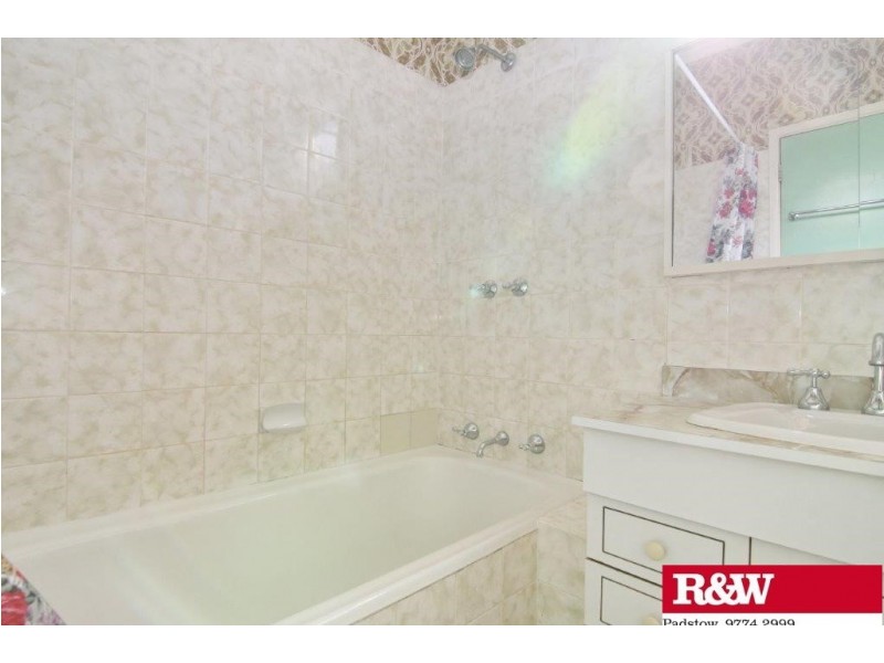 15 Truscott St, Panania NSW 2213