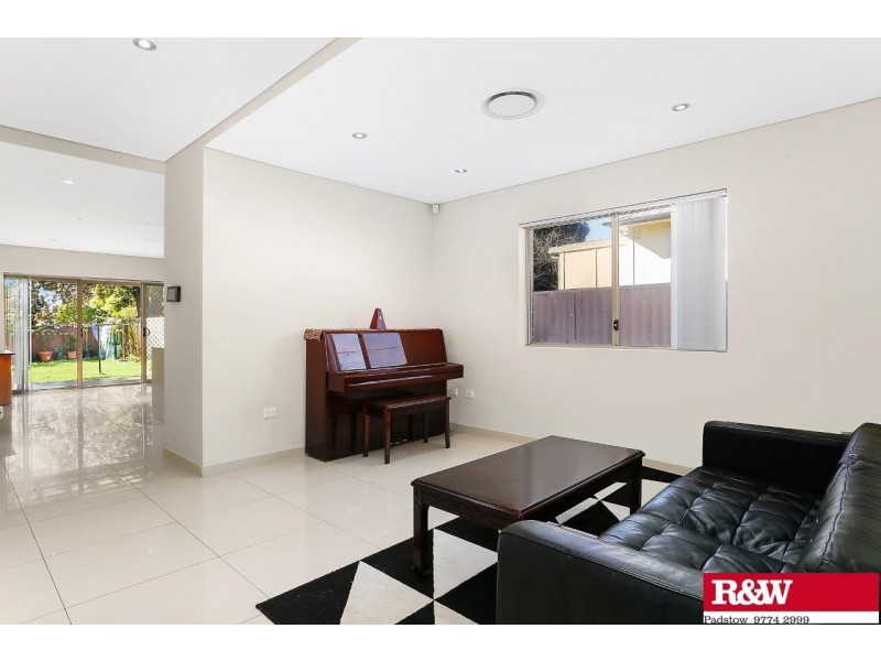 1B Worsley Street, East Hills NSW 2213