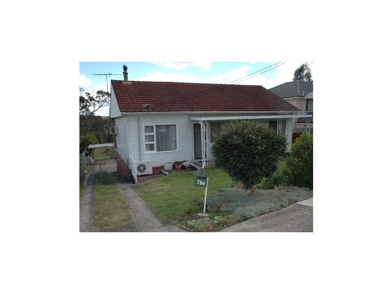 784 Henry Lawson Drive, Picnic Point NSW 2213