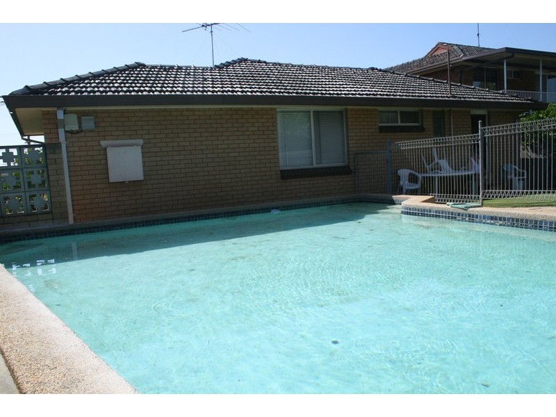 18 Saric, Georges Hall NSW 2198