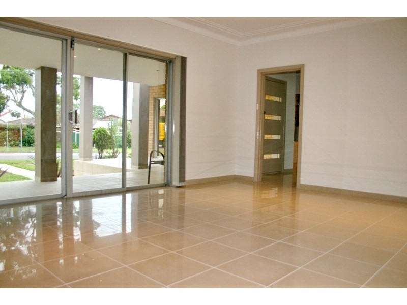 23 Rex Road, Georges Hall NSW 2198