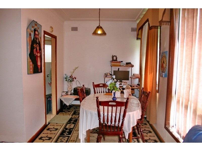 6 Snowsill Ave, Revesby NSW 2212