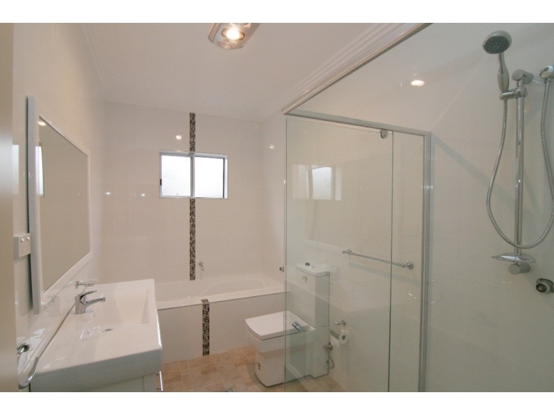 20 Cook Crescent, East Hills NSW 2213