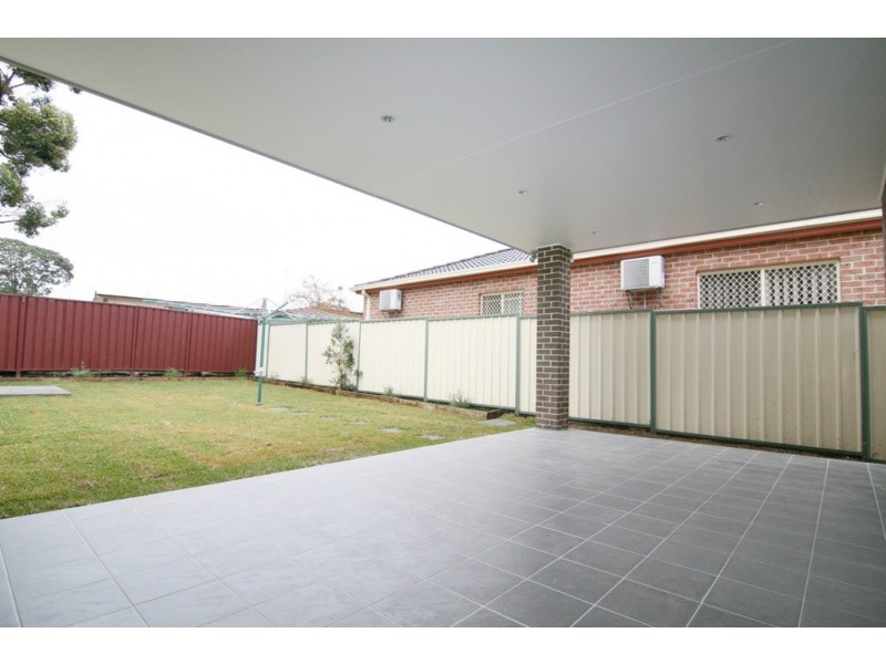 20 Cook Crescent, East Hills NSW 2213