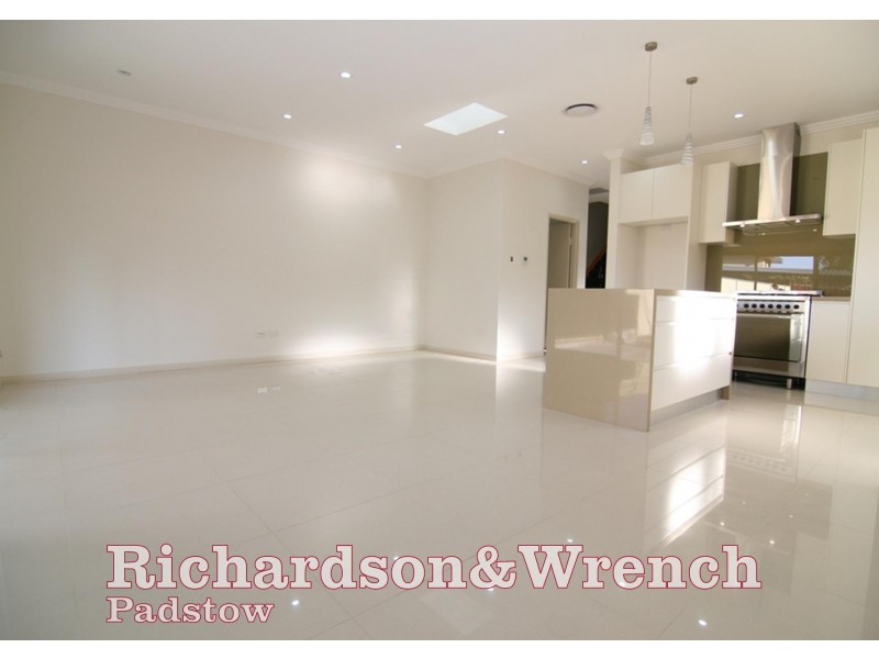 20A Cook Crescent, East Hills NSW 2213