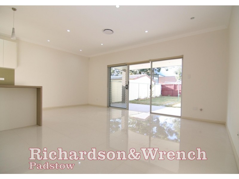 20A Cook Crescent, East Hills NSW 2213