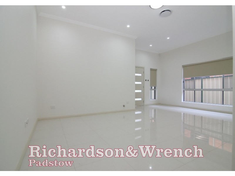 20A Cook Crescent, East Hills NSW 2213