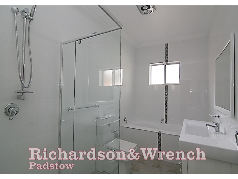 20A Cook Crescent, East Hills NSW 2213