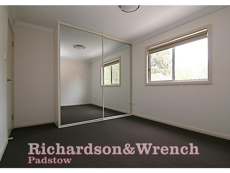 20A Cook Crescent, East Hills NSW 2213