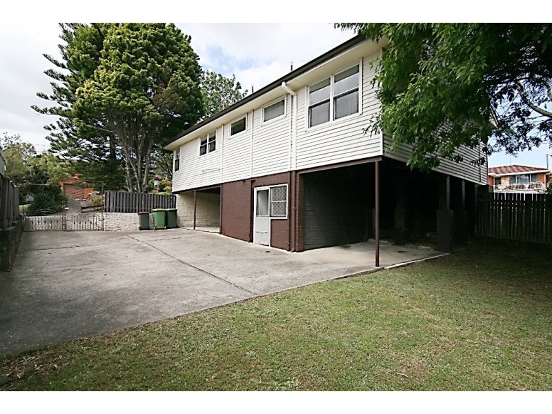 1 Barlow Place, Georges Hall NSW 2198