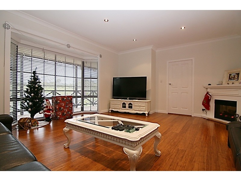 8 Graham Place, Picnic Point NSW 2213