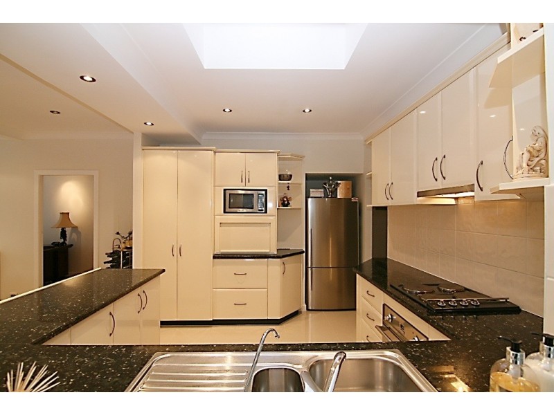 8 Graham Place, Picnic Point NSW 2213