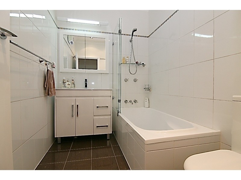 8 Graham Place, Picnic Point NSW 2213