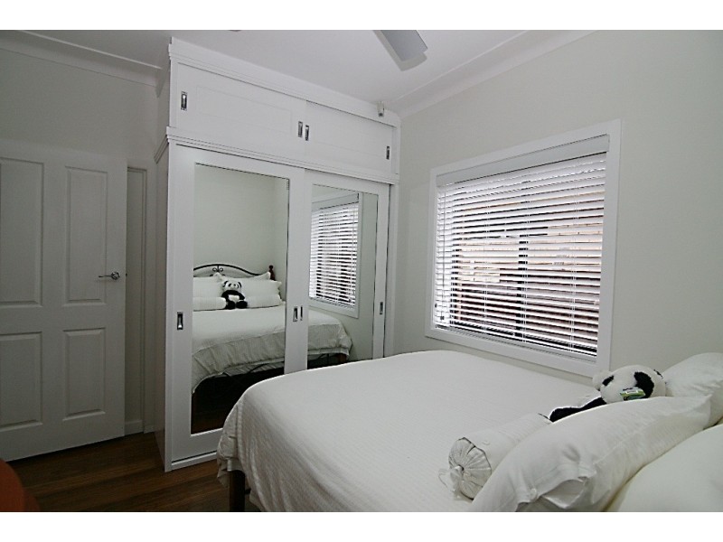 8 Graham Place, Picnic Point NSW 2213