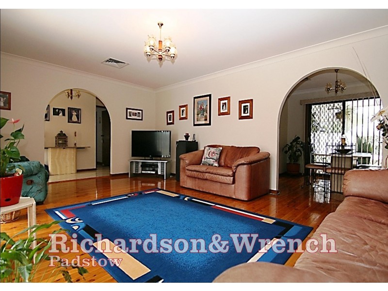 20 Elouera Crescent, Moorebank NSW 2170