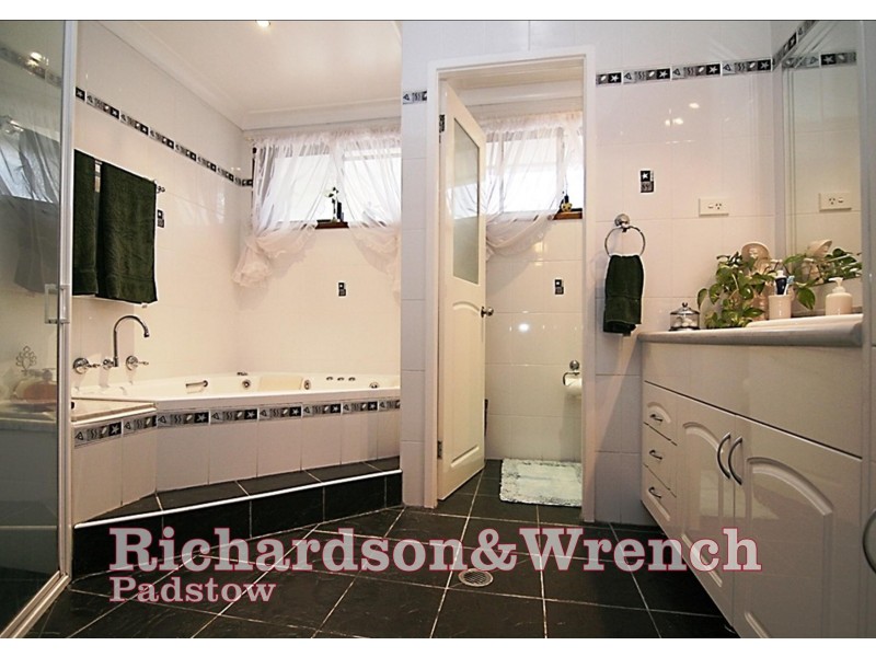 20 Elouera Crescent, Moorebank NSW 2170