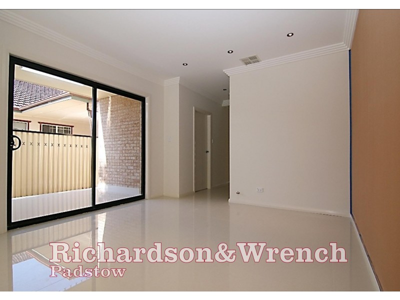 15a Worsley St, East Hills NSW 2213