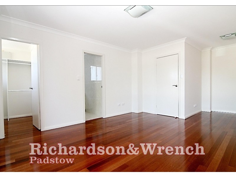 15 Worsley Street, East Hills NSW 2213
