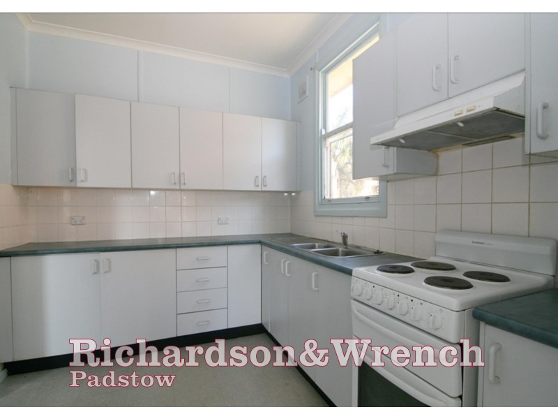 126 Davies Road, Padstow NSW 2211