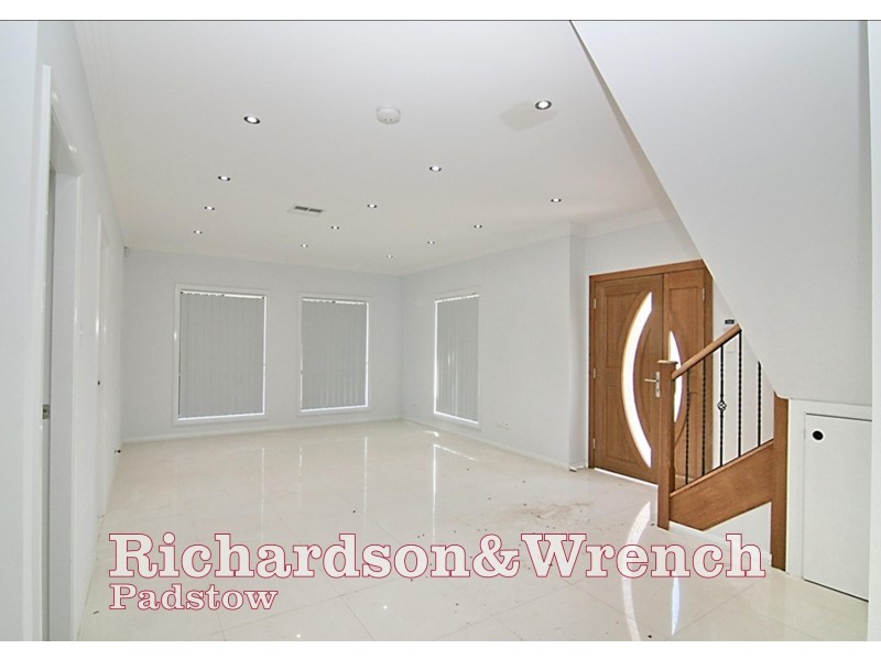 2A Ogilvie Street, East Hills NSW 2213