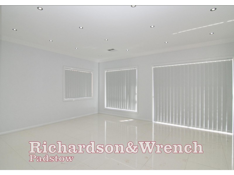 4 Enright Street, East Hills NSW 2213