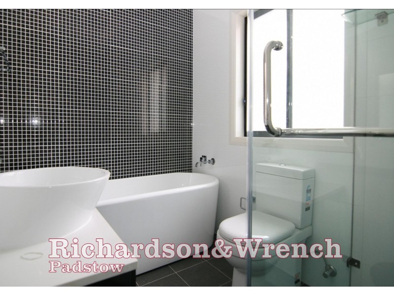 28 Robb Street, Revesby NSW 2212