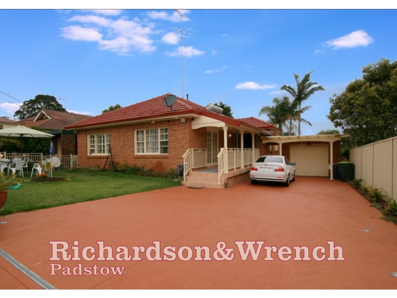 2 Gowlland Parade, Panania NSW 2213