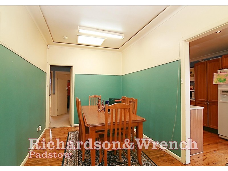 2 Gowlland Parade, Panania NSW 2213