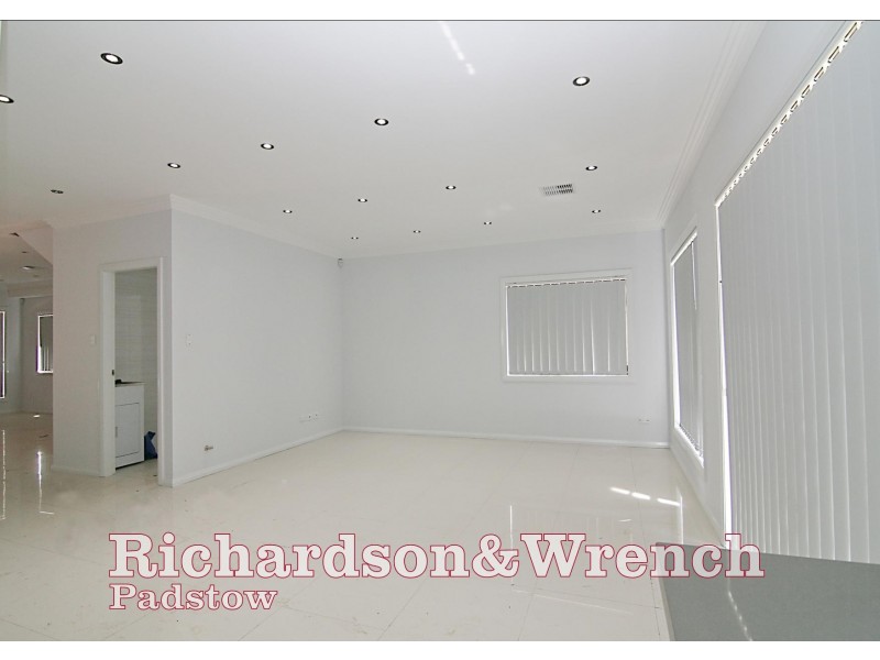 4 Enright Street, East Hills NSW 2213