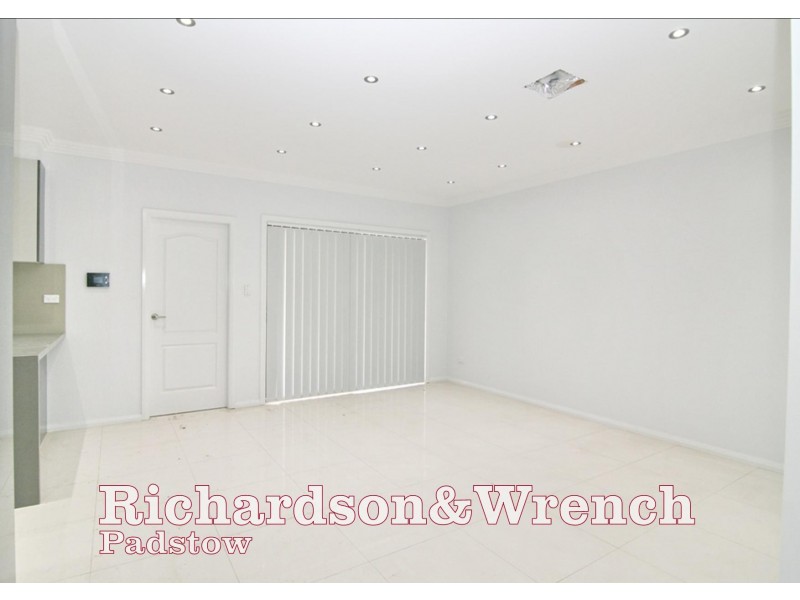 2A Ogilvie Street, East Hills NSW 2213