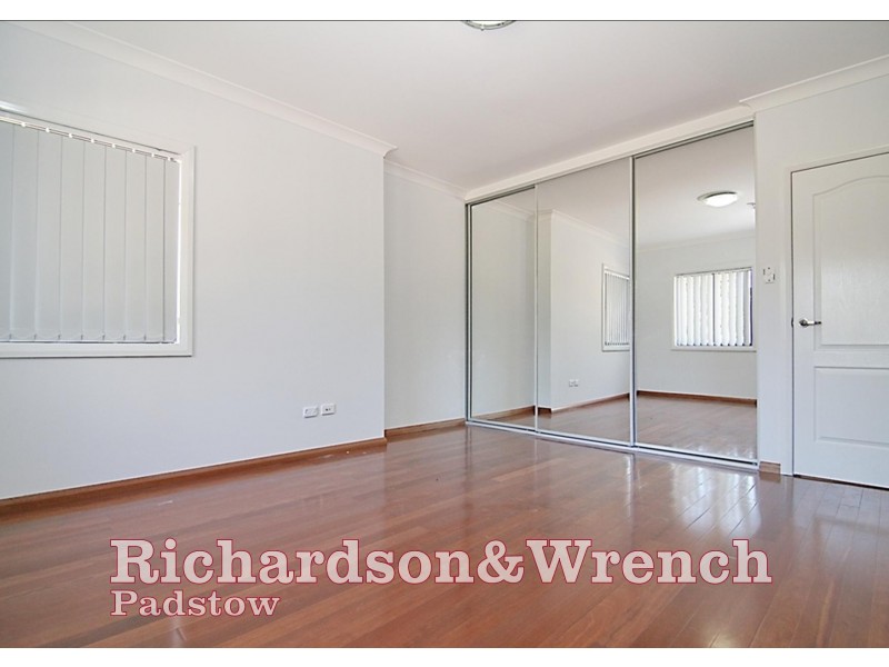 2A Ogilvie Street, East Hills NSW 2213